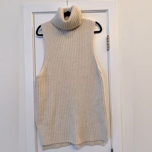 H&M Sleeveless Chunky Turtleneck / M